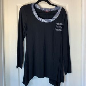 Concubine Black Handmade Floral Appliqué Top – Asymmetrical Hem – Size M